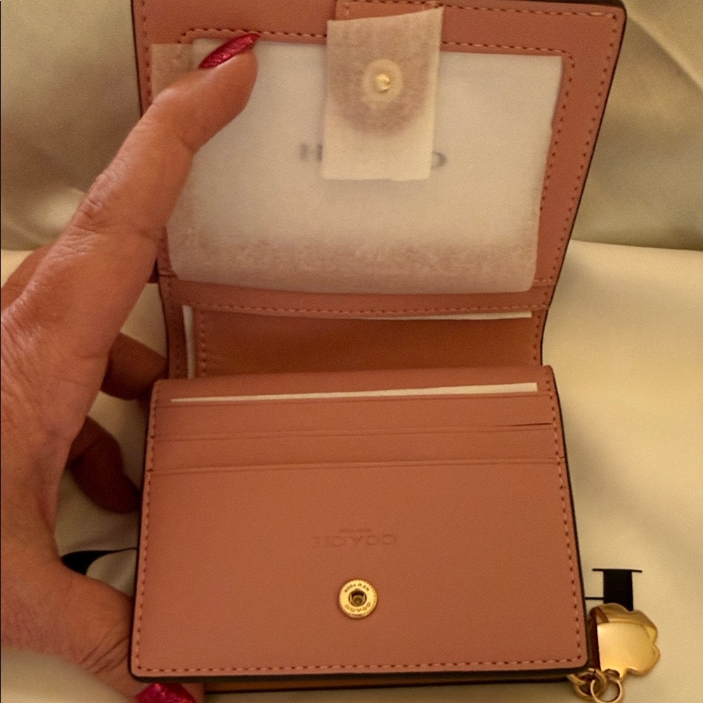 šøCoach NWT Powder Pink Snap Wallet In Signature Canvas With Flower Charm - Picture 5 of 7